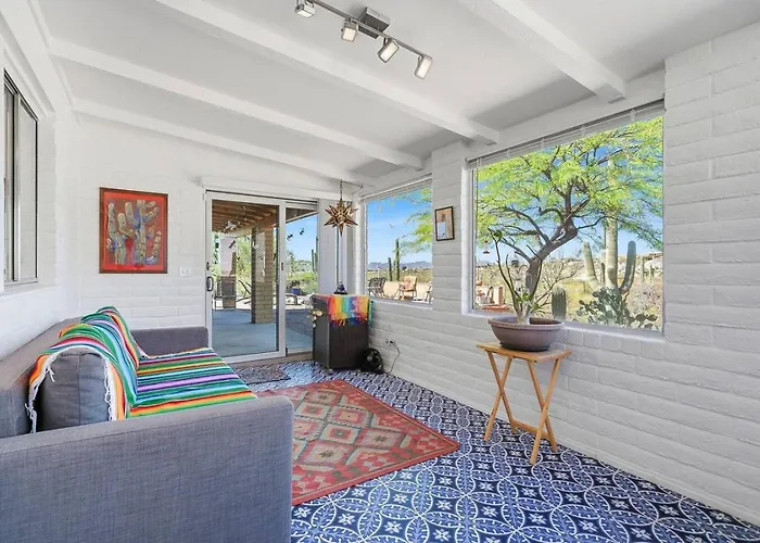 Spectacular Views At The Foothills Holiday home *